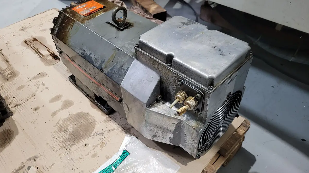 Mitsubishi Spindelmotor SJ-11XW8Z vor der Reparatur