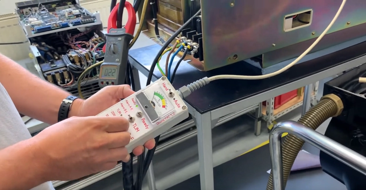 Video: Okuma Servo und Spindledrives Reparatur sowie Test bei industrypart GmbH