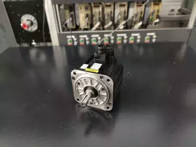 Yaskawa SGMG-09A2AB AC Servo Motor 