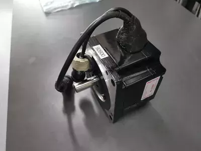 Yaskawa SGMPH-08AAA-SE11  AC Servo Motor